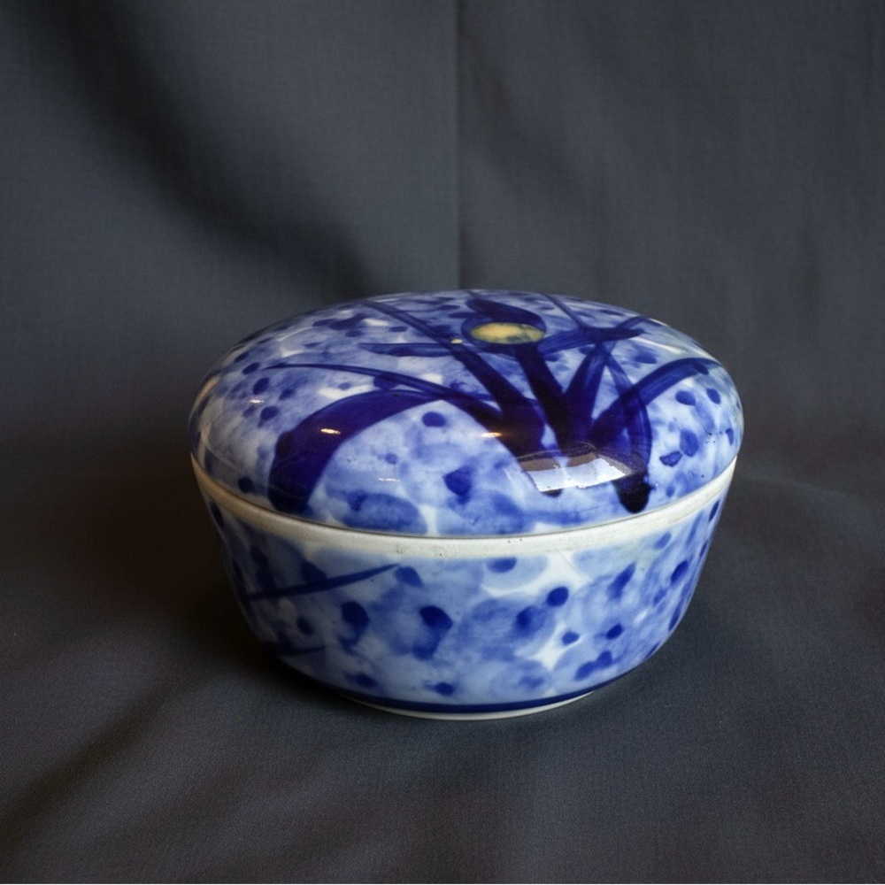 Vintage Imari Blue & White Hand-Painted Porcelain Lidded Trinket Box ✨ Fuku Mark